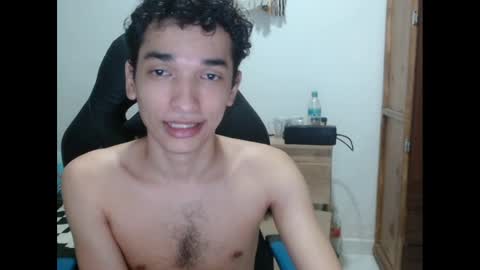 Snapshot of angel_hotc chatting on December 25, 10:16 pm Angel online show from December 25, 10:16 pm