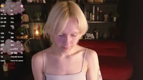 Snapshot of angel_kittie chatting on June 26, 10:08 am angel online show from June 26, 10:08 am
