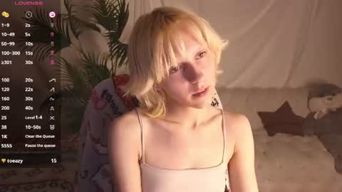 Snapshot of angel_kittie chatting on June 30, 9:43 am angel online show from June 30, 9:43 am