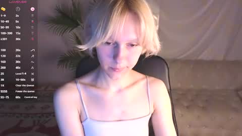 Snapshot of angel_kittie chatting on July 8, 9:47 am angel online show from July 8, 9:47 am