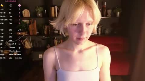 Snapshot of angel_kittie chatting on July 10, 9:56 am angel online show from July 10, 9:56 am