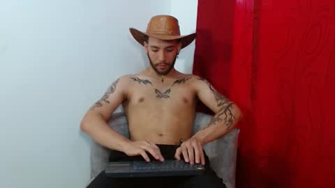 Snapshot of angel_kyrozz chatting on October 16, 7:37 pm angel_kyrozz online show from October 16, 7:37 pm