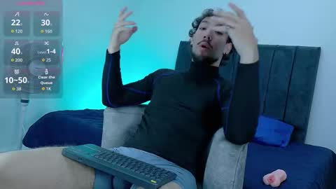 angel_kyrozz online show from February 18, 7:10 pm