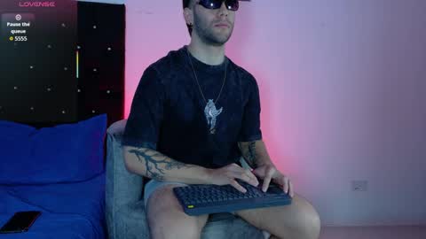 angel_kyrozz online show from April 20, 7:04 pm