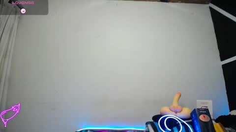 Snapshot of angel_latinboy chatting on February 4, 9:20 pm Angel online show from February 4, 9:20 pm