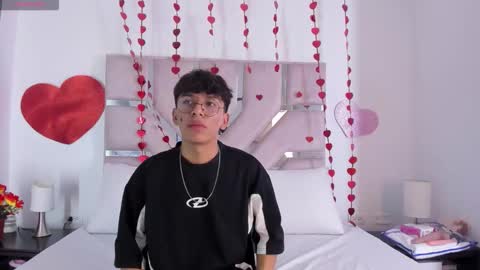 Angel online show from February 26, 7:35 pm