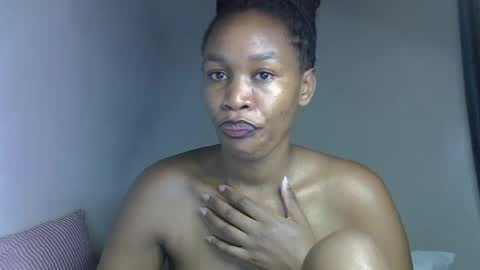 Snapshot of angel_mia5 chatting on June 14, 1:25 am angel_mia5 online show from June 14, 1:25 am