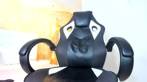 Snapshot of angel_nicolas chatting on February 8, 12:28 am ANGEL online show from February 8, 12:28 am