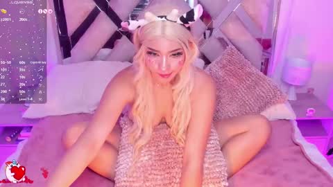 Snapshot of angel_rouse_1 chatting on March 4, 5:53 am Angel online show from March 4, 5:53 am