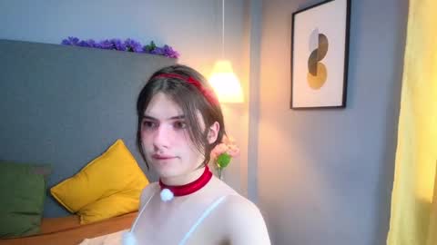 Snapshot of angel_shiny chatting on February 2, 5:04 pm Angel online show from February 2, 5:04 pm