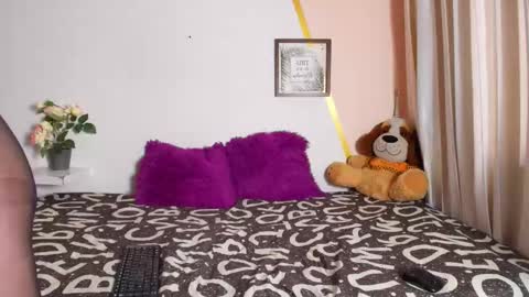 Snapshot of angel_shiny chatting on October 28, 7:05 pm Angel online show from October 28, 7:05 pm