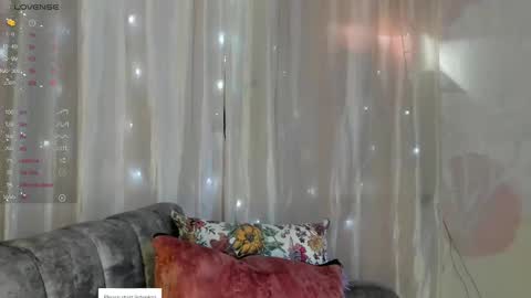Snapshot of angel_smile18 chatting on February 17, 5:43 pm angel online show from February 17, 5:43 pm