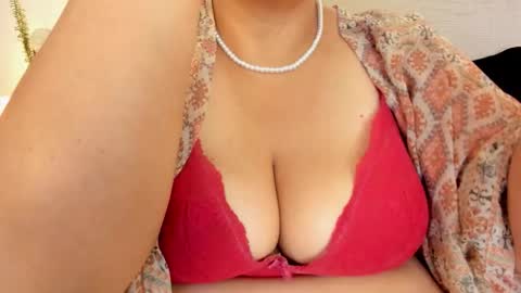 Snapshot of angel_velvet_ chatting on October 14, 2:18 pm angel_velvet_ online show from October 14, 2:18 pm