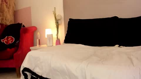 Snapshot of angel_velvet_ chatting on October 31, 11:11 am angel_velvet_ online show from October 31, 11:11 am