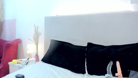 Snapshot of angel_velvet_ chatting on December 14, 7:07 pm angel_velvet_ online show from December 14, 7:07 pm