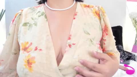 angel_velvet_ online show from March 8, 5:06 pm