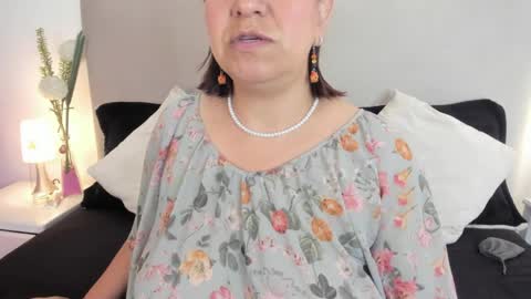 angel_velvet_ online show from March 31, 8:09 pm