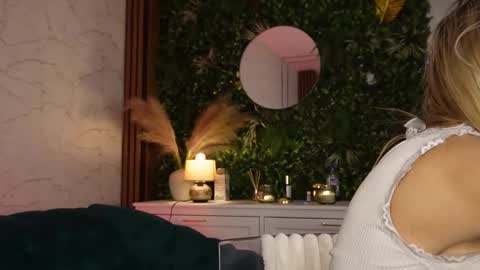 Anysia online show from February 10, 5:33 am