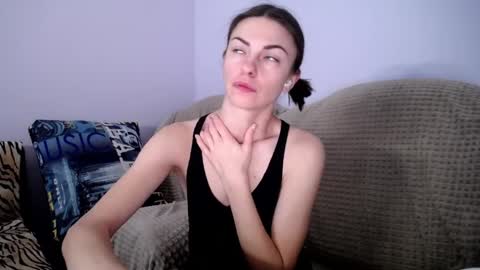 Zoe online show from December 10, 11:00 am