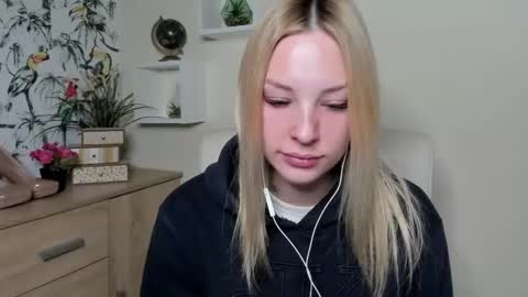 Angela online show from March 7, 7:38 am