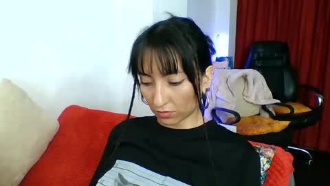 Snapshot of angela_mis chatting on June 21, 9:50 pm Angela online show from June 21, 9:50 pm