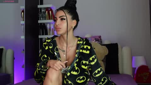 Snapshot of angela_myst chatting on May 1, 12:43 pm Angela online show from May 1, 12:43 pm