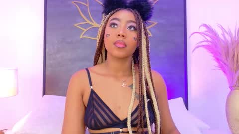 Angela Roberts online show from November 17, 3:45 am