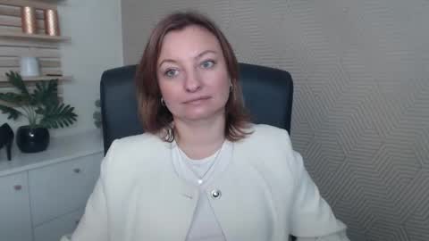 Snapshot of angela_samt chatting on November 5, 6:46 am Angela online show from November 5, 6:46 am