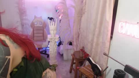 Snapshot of angelacianuro_2 chatting on October 28, 1:09 am Angela Cianuro online show from October 28, 1:09 am