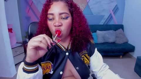 Snapshot of angelacoffee chatting on December 5, 4:43 am Angela online show from December 5, 4:43 am