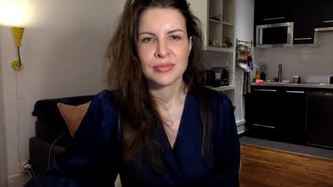 Angela online show from February 17, 8:15 pm