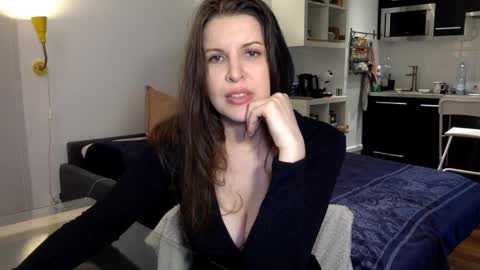 Angela online show from September 25, 4:11 pm