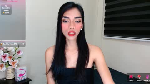 Snapshot of angelamonroe chatting on October 15, 12:55 am SENORITA online show from October 15, 12:55 am