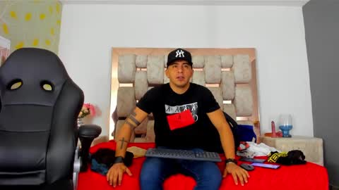 Angel And Cris online show from September 17, 12:07 pm