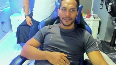 Angel And Cris online show from September 19, 12:28 pm