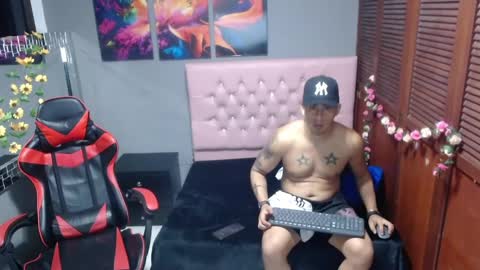 Angel And Cris online show from September 20, 12:39 pm