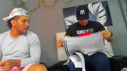 Angel And Cris online show from September 29, 12:32 pm