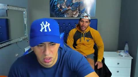 Angel And Cris online show from October 16, 12:39 pm