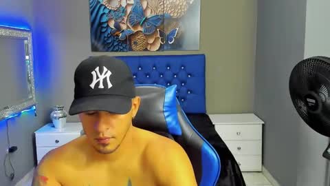 Angel And Cris online show from October 20, 12:27 pm