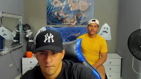 Angel And Cris online show from October 25, 12:23 pm