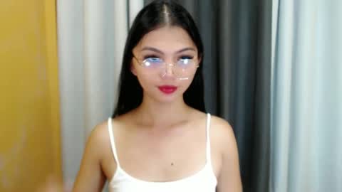Snapshot of angelari_slut chatting on January 6, 6:47 am angelari_slut online show from January 6, 6:47 am
