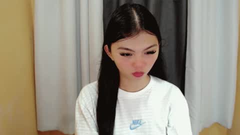 Snapshot of angelari_slut chatting on January 14, 8:52 am angelari_slut online show from January 14, 8:52 am