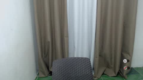 Snapshot of angelari_slut chatting on March 9, 12:00 am angelari_slut online show from March 9, 12:00 am