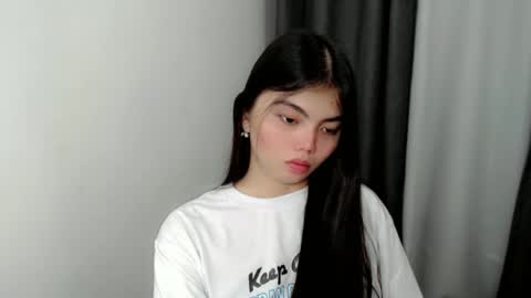 Snapshot of angelari_slut chatting on September 11, 7:52 am angelari_slut online show from September 11, 7:52 am