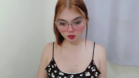 Snapshot of angelari_slut chatting on October 19, 6:36 am angelari_slut online show from October 19, 6:36 am