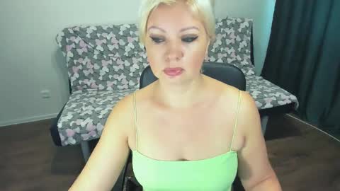 glow online show from November 8, 11:43 am