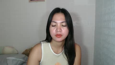 Snapshot of angelavida chatting on September 15, 4:29 pm angel- i am new here please do understand that i only get naked on private room thank you online show from September 15, 4:29 pm