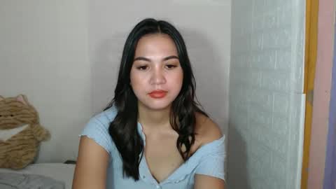 Snapshot of angelavida chatting on September 16, 4:35 am angel- i am new here please do understand that i only get naked on private room thank you online show from September 16, 4:35 am