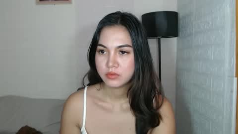 Snapshot of angelavida chatting on September 18, 2:02 am angel- i am new here please do understand that i only get naked on private room thank you online show from September 18, 2:02 am