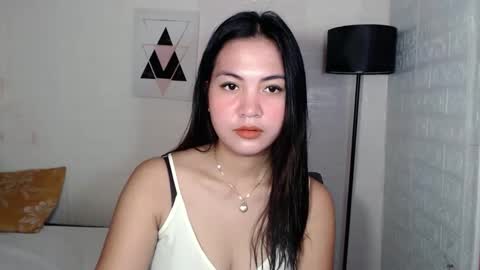 Snapshot of angelavida chatting on October 19, 11:55 am angel- i am new here please do understand that i only get naked on private room thank you online show from October 19, 11:55 am